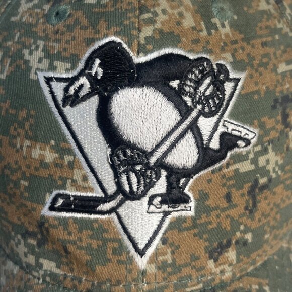 Reebok NHL Pittsburgh Penguins Hat Cap Size S/M Camouflage - Picture 6 of 10